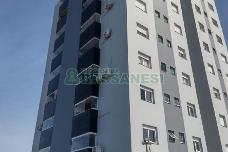 Apartamento com 64m², 2 dormitórios, 2 vagas, no bairro Santa Lúcia em Caxias do Sul para Comprar