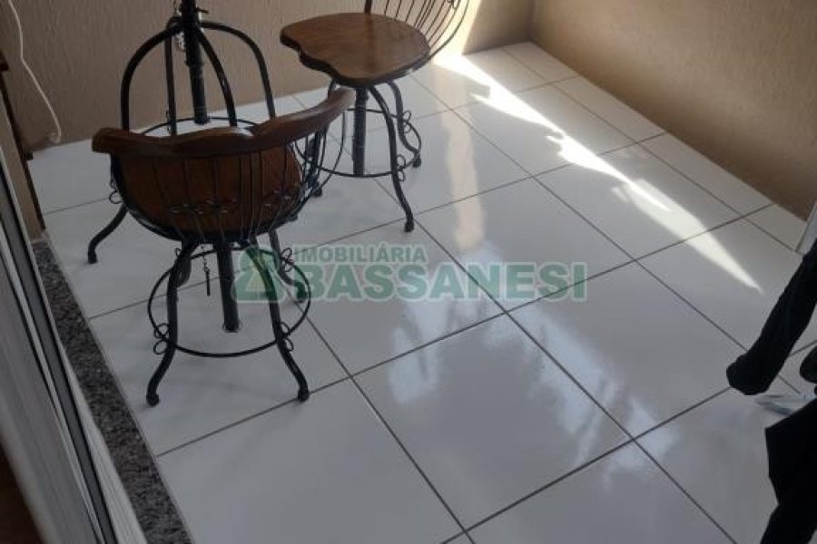 Apartamento com 64m², 2 dormitórios, 2 vagas, no bairro Santa Lúcia em Caxias do Sul para Comprar