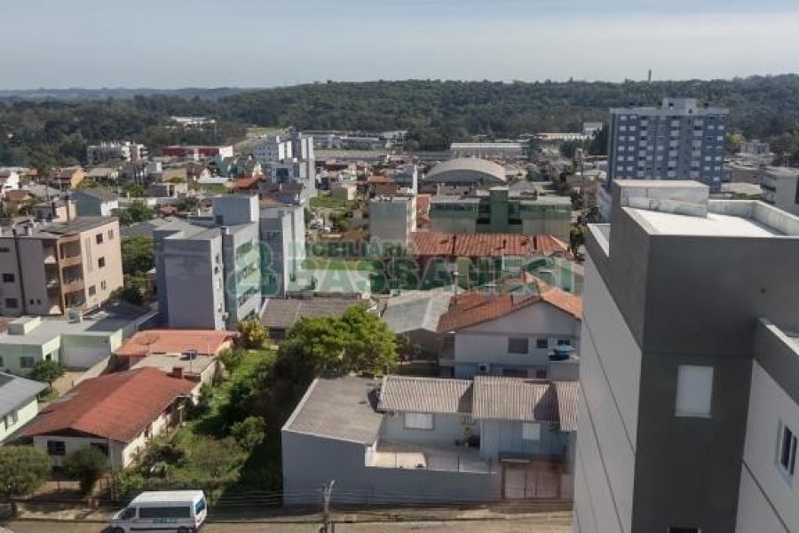 Apartamento com 64m², 2 dormitórios, 2 vagas, no bairro Santa Lúcia em Caxias do Sul para Comprar