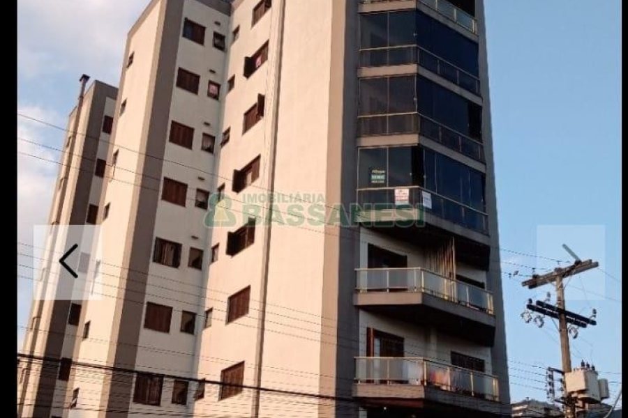 Apartamento com 183m², 3 dormitórios, 2 vagas, no bairro Centro em Caxias do Sul para Comprar