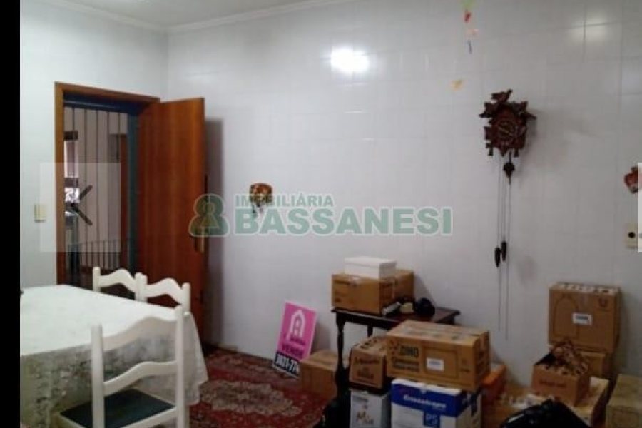 Apartamento com 183m², 3 dormitórios, 2 vagas, no bairro Centro em Caxias do Sul para Comprar
