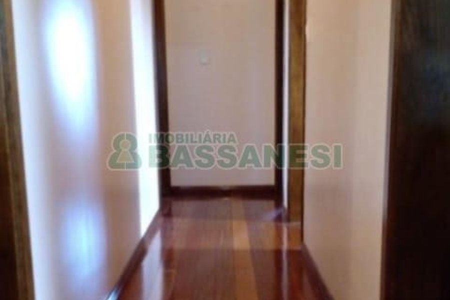 Apartamento com 183m², 3 dormitórios, 2 vagas, no bairro Centro em Caxias do Sul para Comprar