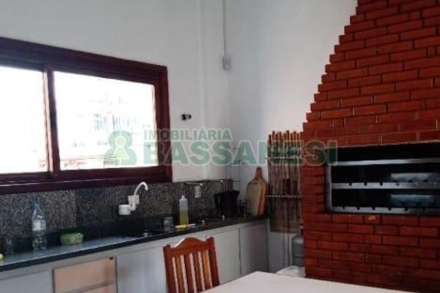 Apartamento com 183m², 3 dormitórios, 2 vagas, no bairro Centro em Caxias do Sul para Comprar
