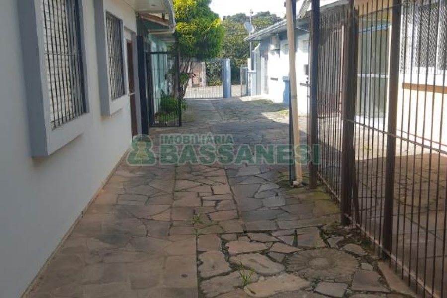 Casa com 89m², 3 dormitórios, no bairro Vinhedos em Caxias do Sul para Comprar