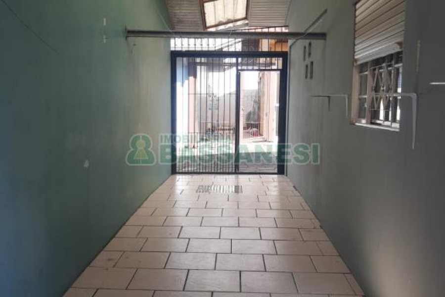 Casa com 89m², 3 dormitórios, no bairro Vinhedos em Caxias do Sul para Comprar