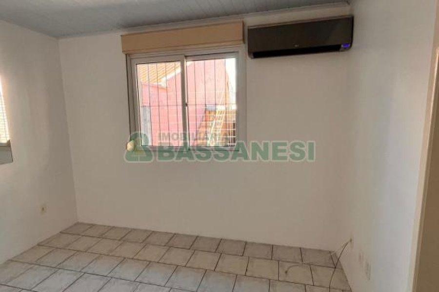 Casa com 89m², 3 dormitórios, no bairro Vinhedos em Caxias do Sul para Comprar