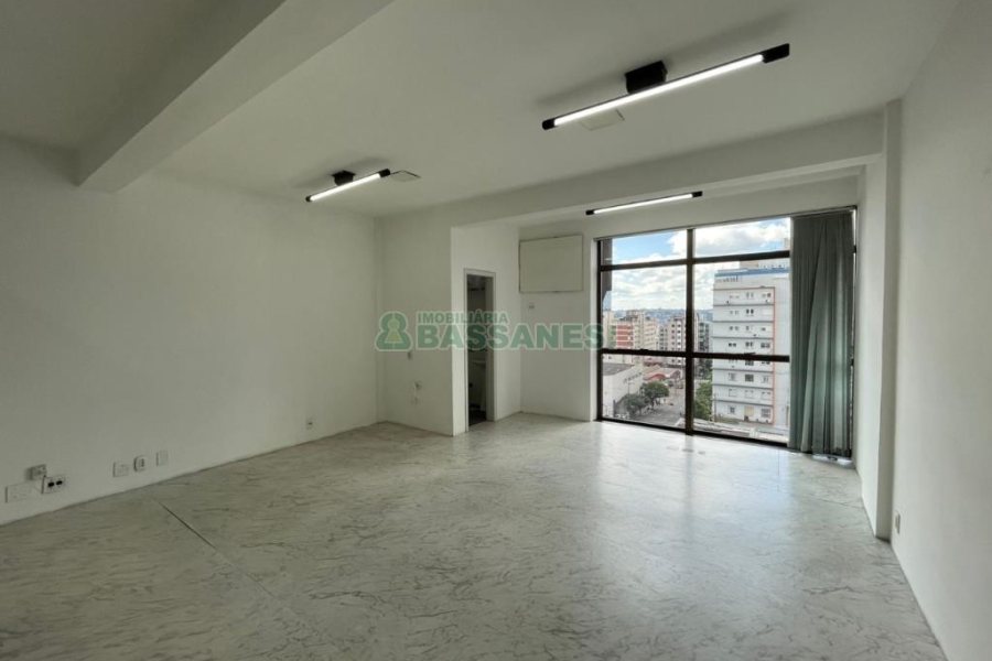Sala com 45m², no bairro Centro em Caxias do Sul para Comprar