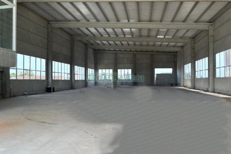 Loja com 850m², no bairro Sagrada Família em Caxias do Sul para Alugar