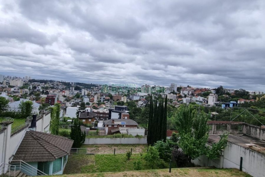 Terreno com 960m², no bairro Altos do Seminario em Caxias do Sul para Comprar