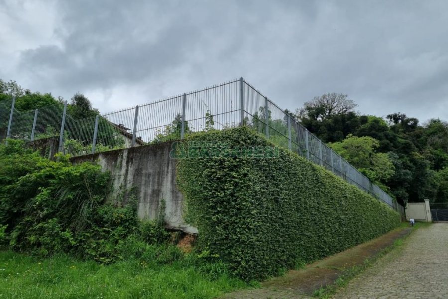 Terreno com 960m², no bairro Altos do Seminario em Caxias do Sul para Comprar