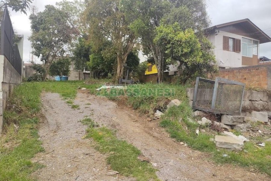 Terreno com 406m², no bairro Nossa Senhora das Graças em Caxias do Sul para Comprar