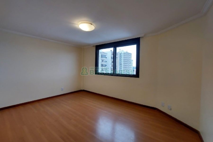 Apartamento com 152m², 3 dormitórios, 1 vaga, no bairro São Pelegrino em Caxias do Sul para Comprar