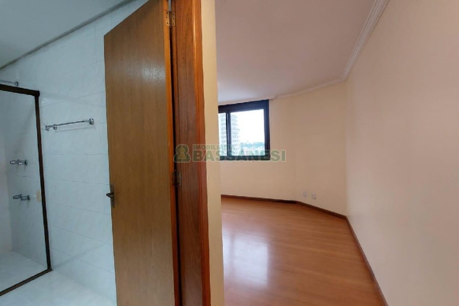 Apartamento com 152m², 3 dormitórios, 1 vaga, no bairro São Pelegrino em Caxias do Sul para Comprar