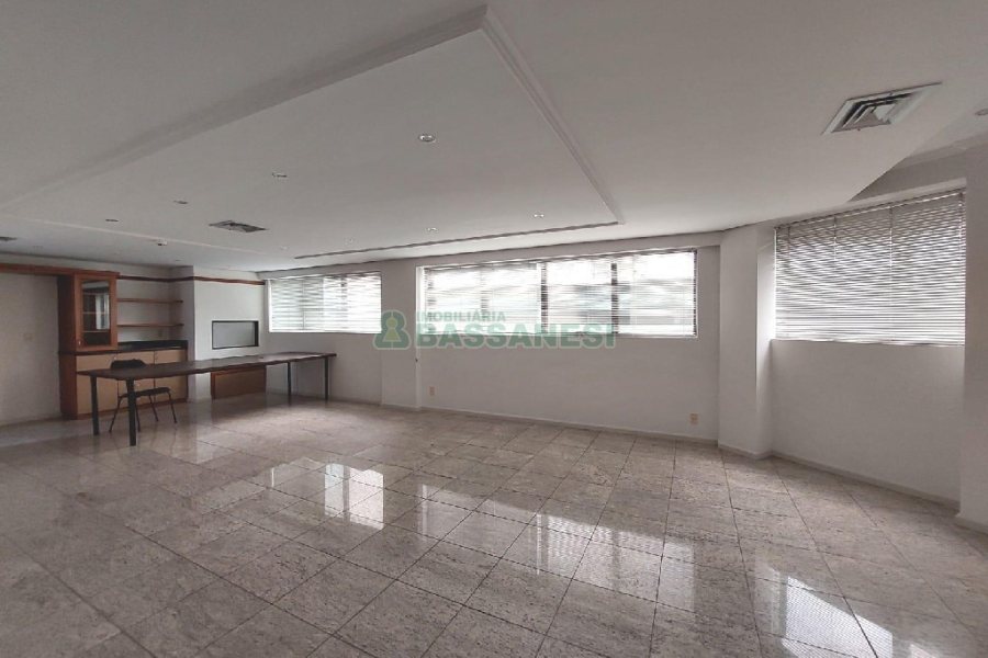 Sala com 127m², 1 vaga, no bairro São Pelegrino em Caxias do Sul para Alugar