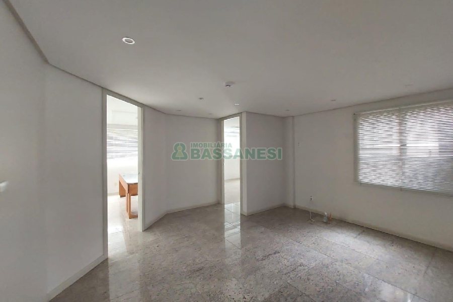 Sala com 127m², 1 vaga, no bairro São Pelegrino em Caxias do Sul para Alugar