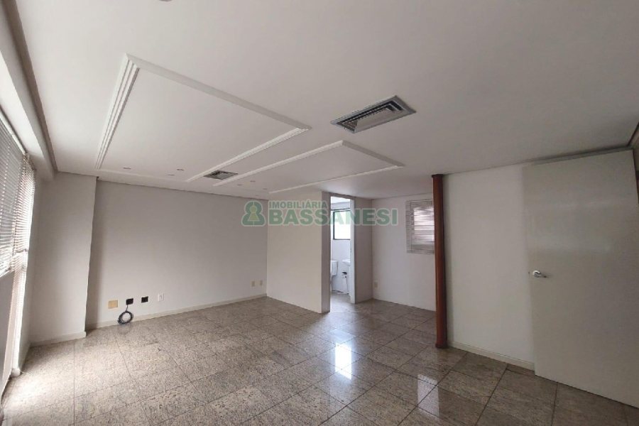 Sala com 127m², 1 vaga, no bairro São Pelegrino em Caxias do Sul para Alugar