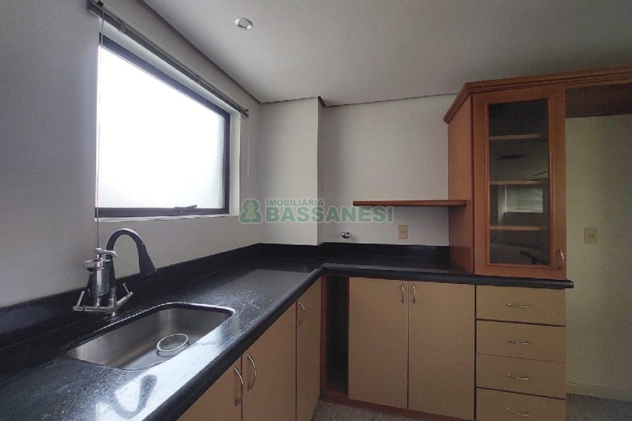 Sala com 127m², 1 vaga, no bairro São Pelegrino em Caxias do Sul para Alugar