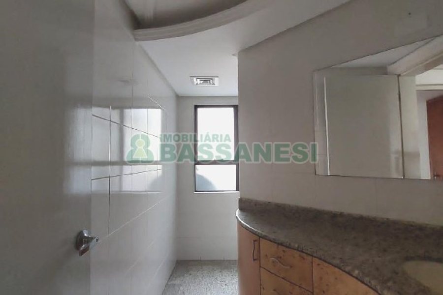 Sala com 127m², 1 vaga, no bairro São Pelegrino em Caxias do Sul para Alugar