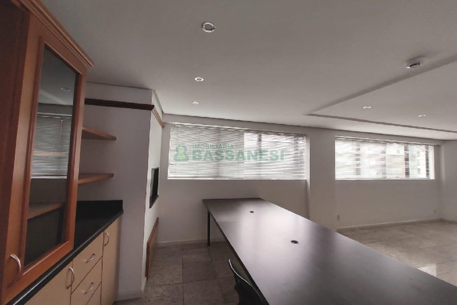 Sala com 127m², 1 vaga, no bairro São Pelegrino em Caxias do Sul para Alugar