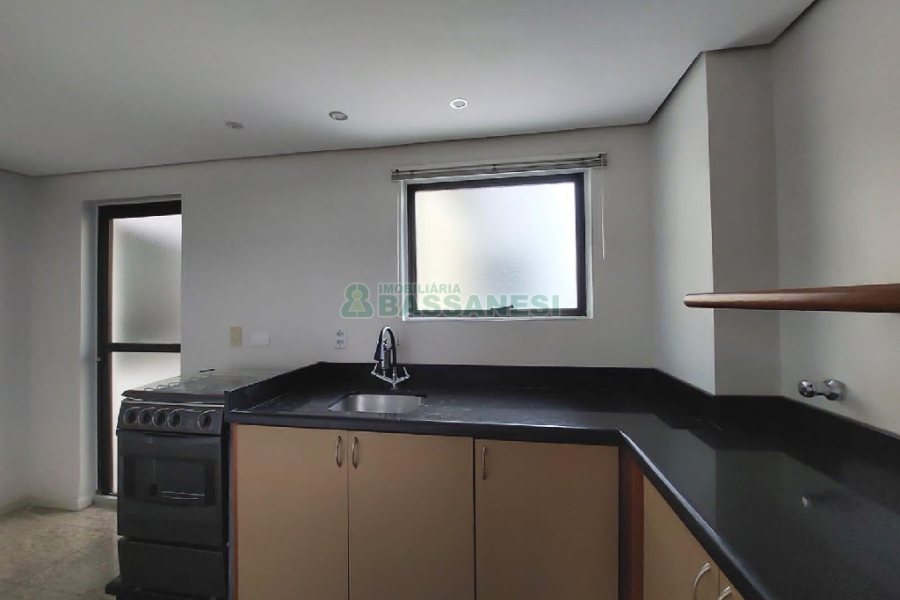 Sala com 127m², 1 vaga, no bairro São Pelegrino em Caxias do Sul para Alugar