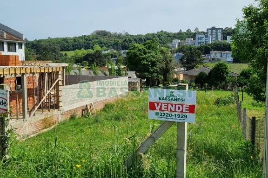 Terreno com 362m², no bairro Vinhedos em Caxias do Sul para Comprar