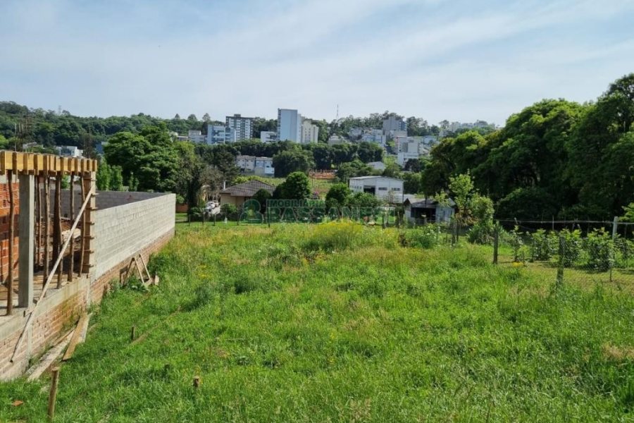Terreno com 362m², no bairro Vinhedos em Caxias do Sul para Comprar