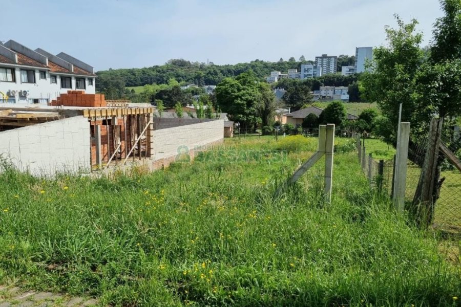 Terreno com 362m², no bairro Vinhedos em Caxias do Sul para Comprar