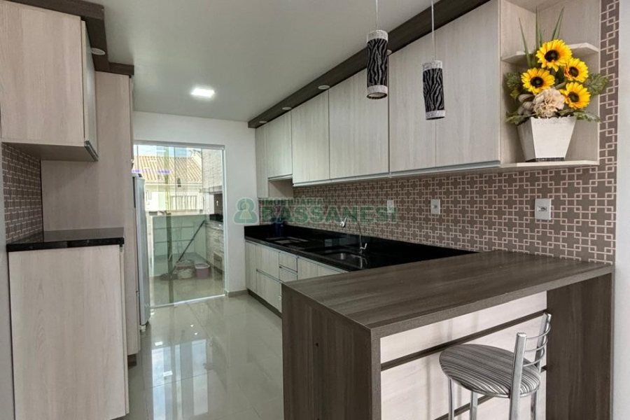 Apartamento com 86m², 2 dormitórios, 2 vagas, no bairro Diamantino em Caxias do Sul para Comprar