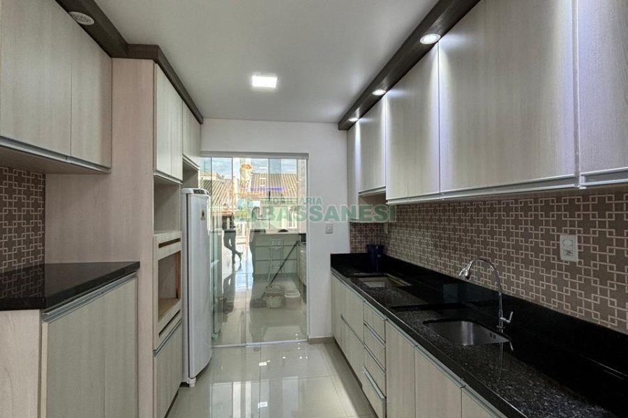 Apartamento com 86m², 2 dormitórios, 2 vagas, no bairro Diamantino em Caxias do Sul para Comprar