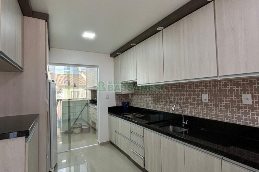 Apartamento com 86m², 2 dormitórios, 2 vagas, no bairro Diamantino em Caxias do Sul para Comprar