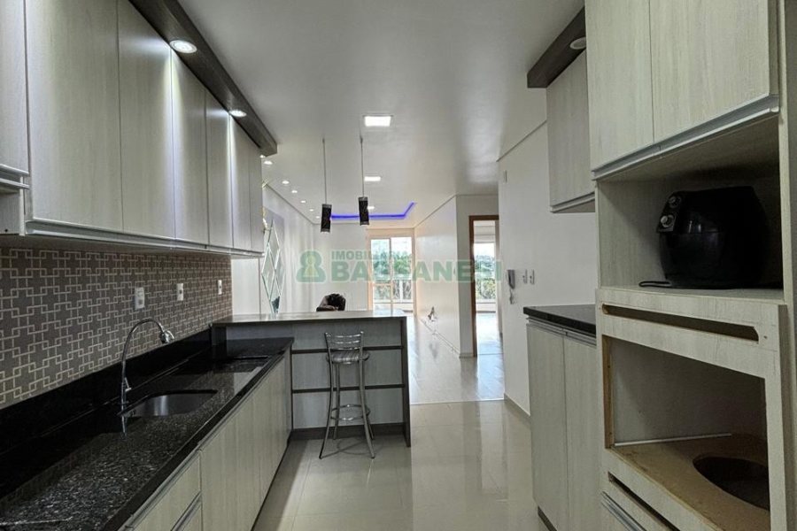 Apartamento com 86m², 2 dormitórios, 2 vagas, no bairro Diamantino em Caxias do Sul para Comprar