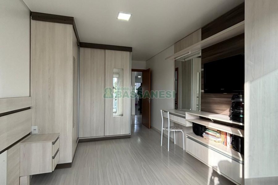 Apartamento com 86m², 2 dormitórios, 2 vagas, no bairro Diamantino em Caxias do Sul para Comprar