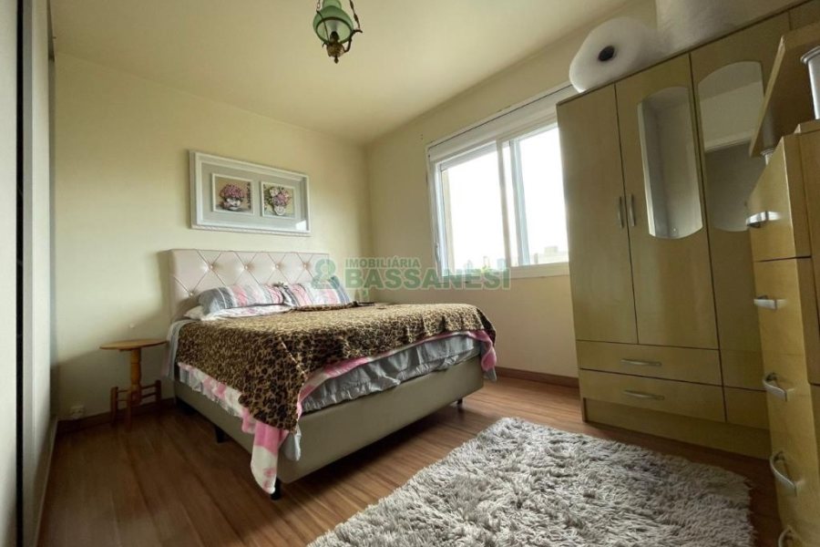 Apartamento com 86m², 2 dormitórios, 2 vagas, no bairro Diamantino em Caxias do Sul para Comprar