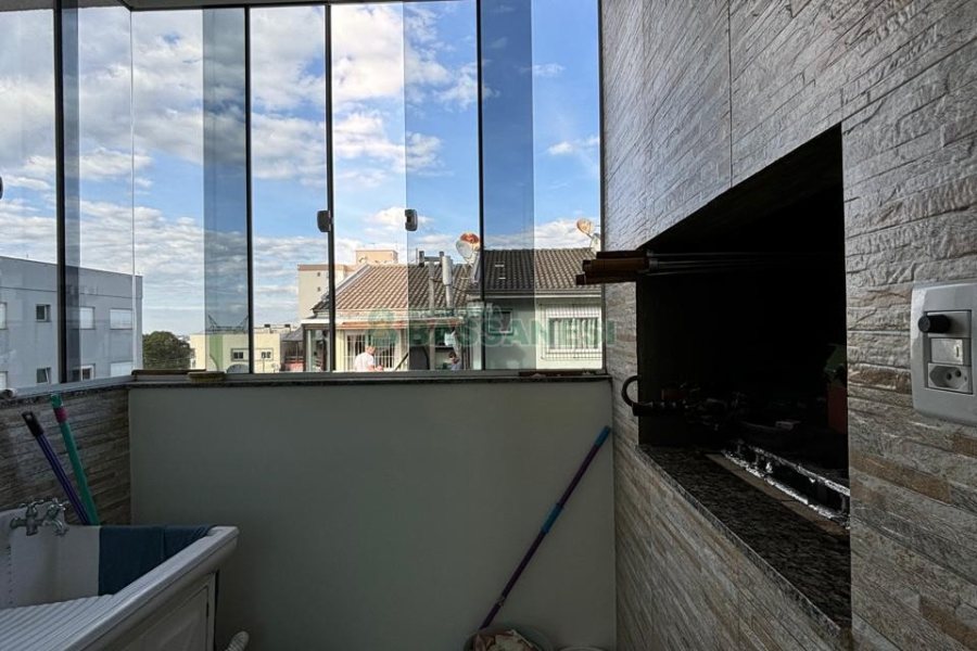 Apartamento com 86m², 2 dormitórios, 2 vagas, no bairro Diamantino em Caxias do Sul para Comprar