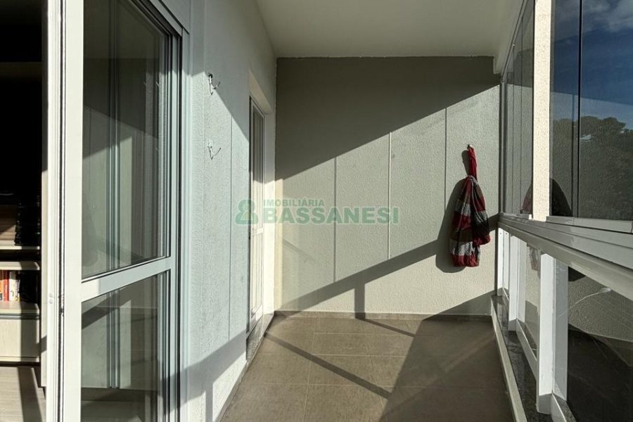 Apartamento com 86m², 2 dormitórios, 2 vagas, no bairro Diamantino em Caxias do Sul para Comprar