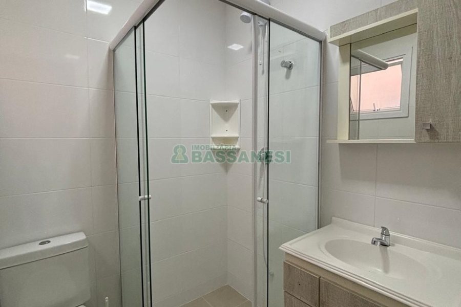 Apartamento com 86m², 2 dormitórios, 2 vagas, no bairro Diamantino em Caxias do Sul para Comprar