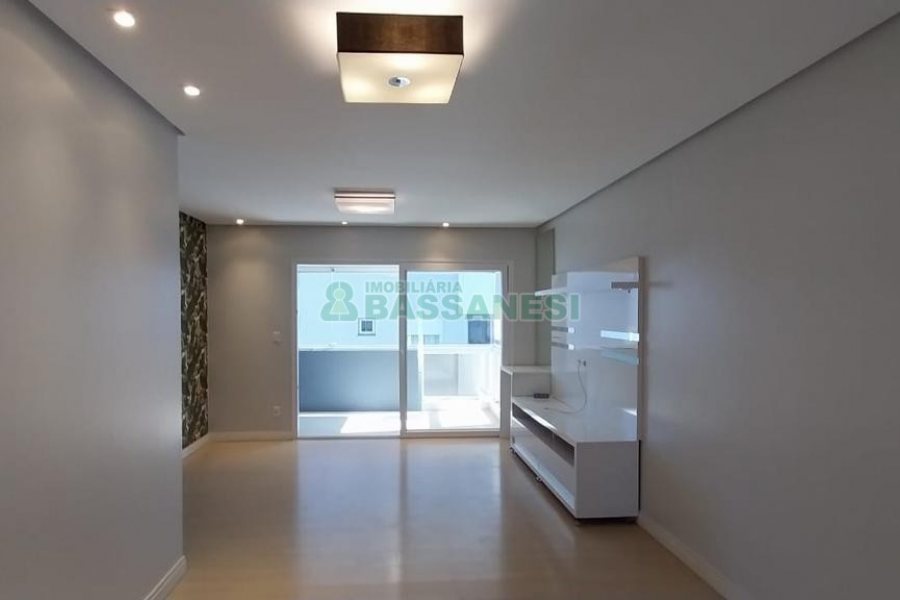 Apartamento com 100m², 2 dormitórios, 2 vagas, no bairro Panazzolo em Caxias do Sul para Alugar