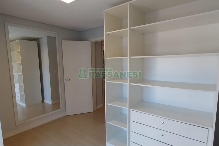 Apartamento com 100m², 2 dormitórios, 2 vagas, no bairro Panazzolo em Caxias do Sul para Alugar