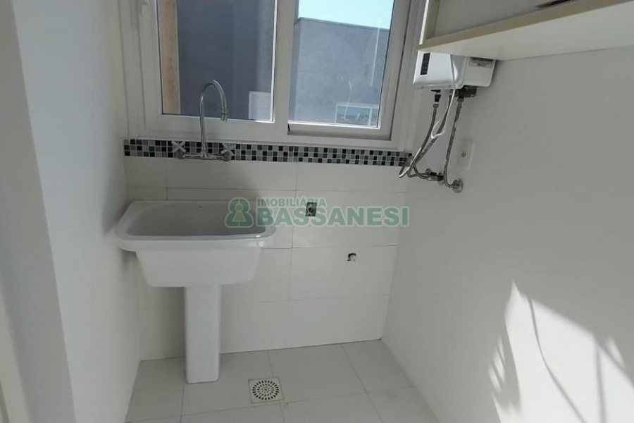 Apartamento com 100m², 2 dormitórios, 2 vagas, no bairro Panazzolo em Caxias do Sul para Alugar