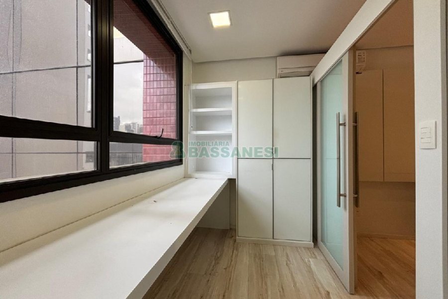 Sala Mobiliada com 62m², no bairro Centro em Caxias do Sul para Comprar