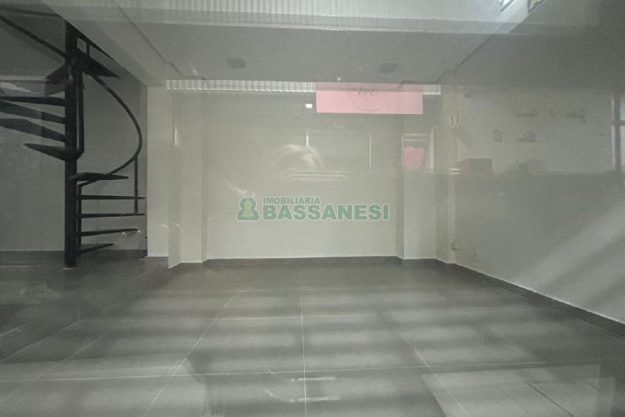 Loja com 60m², no bairro Centro em Caxias do Sul para Comprar