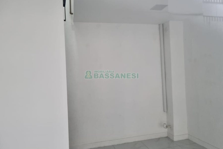 Loja com 42m², no bairro Centro em Caxias do Sul para Alugar ou Comprar