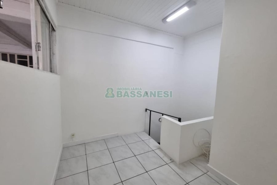 Loja com 42m², no bairro Centro em Caxias do Sul para Alugar ou Comprar