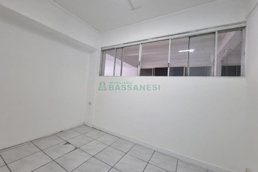 Loja com 42m², no bairro Centro em Caxias do Sul para Alugar ou Comprar