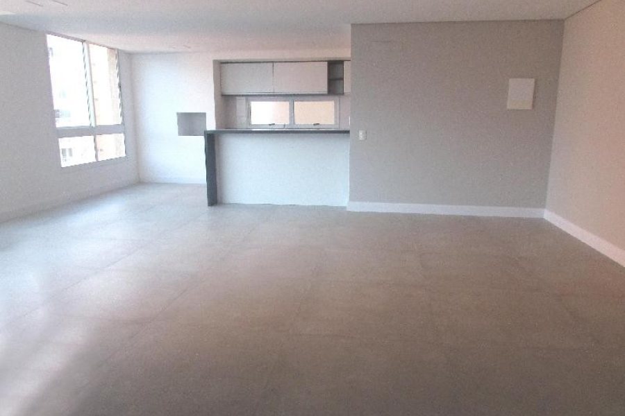 Apartamento com 140m², 3 dormitórios, 2 vagas, no bairro Cristo Redentor em Caxias do Sul para Comprar