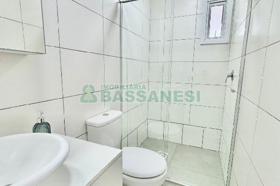 Apto Mobiliado com 42m², 1 dormitório, 1 vaga, no bairro Lourdes em Caxias do Sul para Alugar