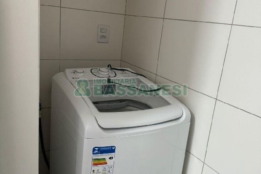 Apto Mobiliado com 42m², 1 dormitório, 1 vaga, no bairro Lourdes em Caxias do Sul para Alugar