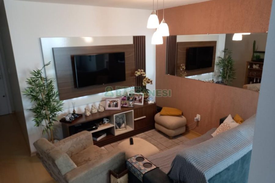 Apartamento com 57m², 2 dormitórios, 1 vaga, no bairro Planalto em Caxias do Sul para Comprar