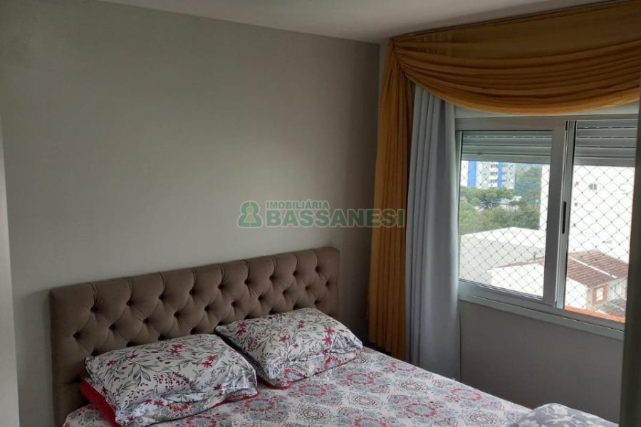 Apartamento com 57m², 2 dormitórios, 1 vaga, no bairro Planalto em Caxias do Sul para Comprar