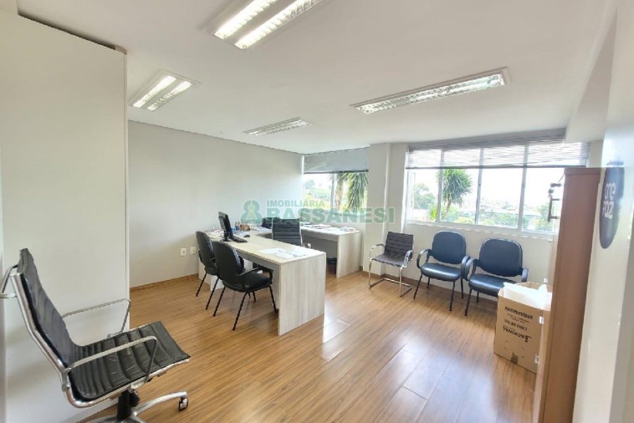 Loja Mobiliada com 75m², no bairro Villagio Iguatemi em Caxias do Sul para Alugar